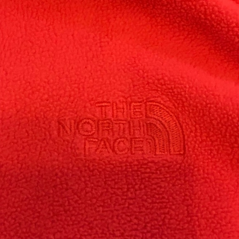 The North Face quarter zip fleece.EUC No stains or picks.  Animal and smoke free - Picture 3 of 10